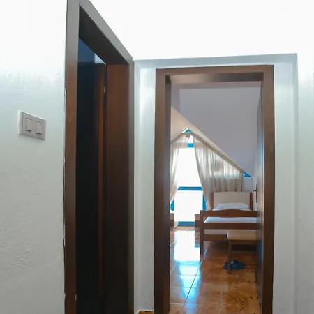 Ambasador מלון 3*