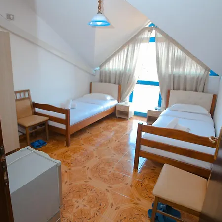 Ambasador מלון 3*