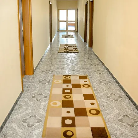 מלון Ambasador 3*