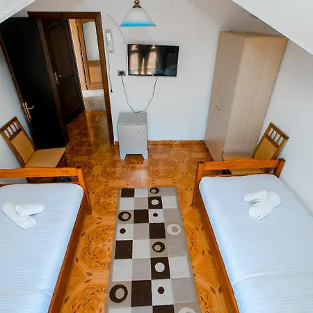 Ambasador מלון Bahçallëk