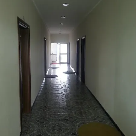 מלון Ambasador 3*