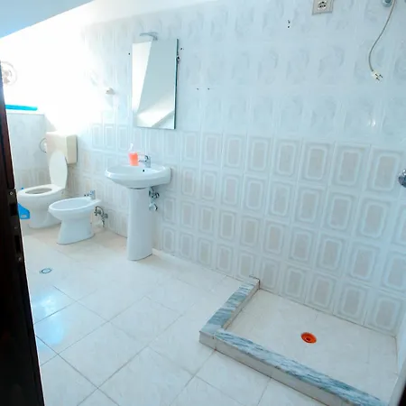 Ambasador فندق Bahçallëk