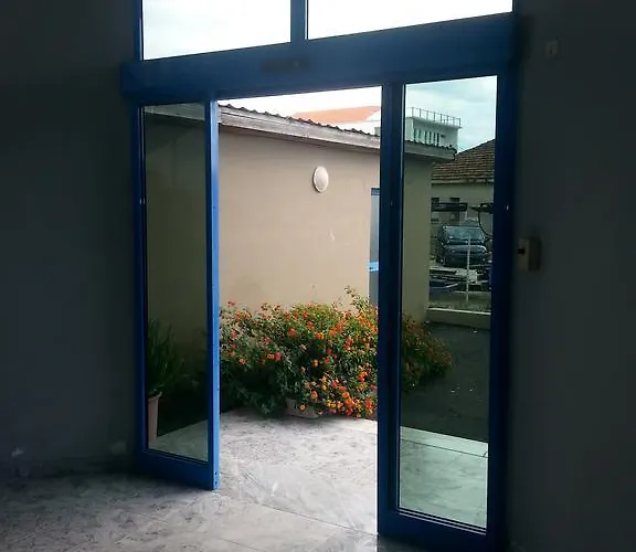 Ambasador Bahcallek